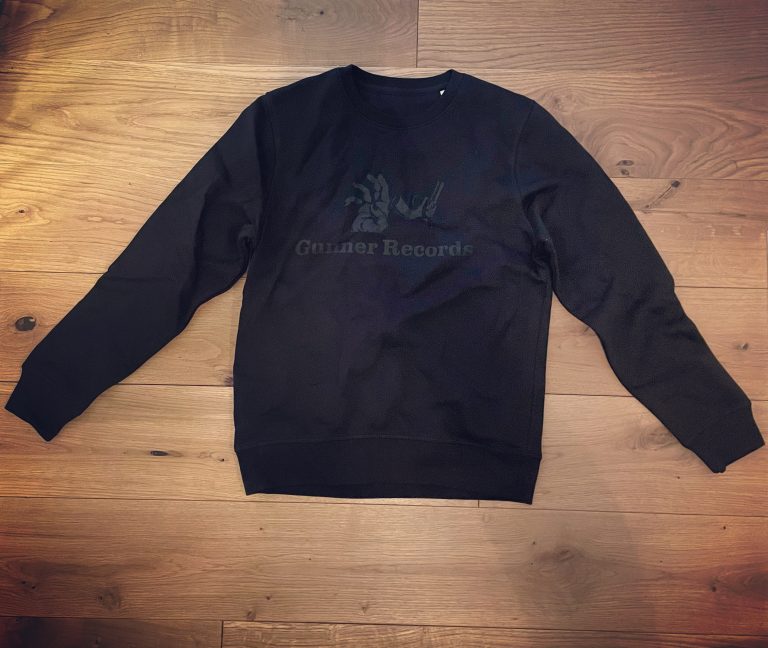 Fairtrade Pullover Logo black on black